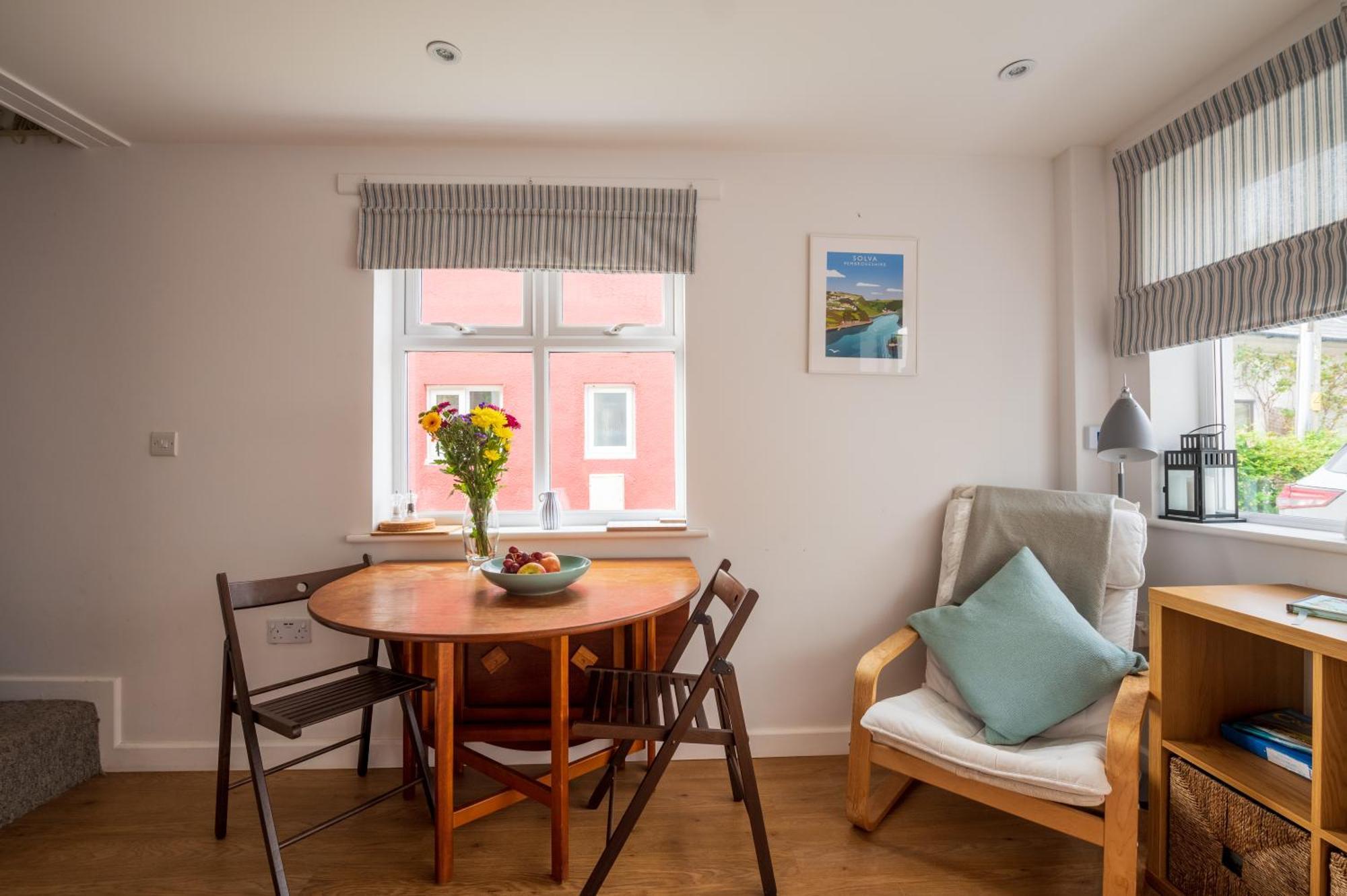 Riverside Bothy In Heart Of Scenic Harbour Village Solva Extérieur photo