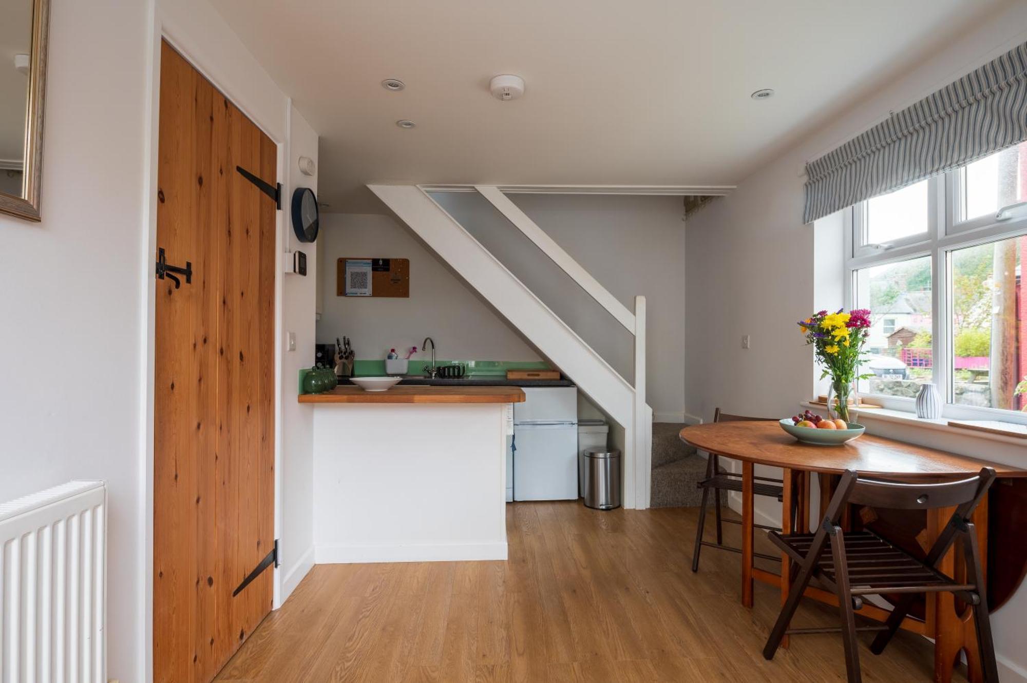 Riverside Bothy In Heart Of Scenic Harbour Village Solva Extérieur photo